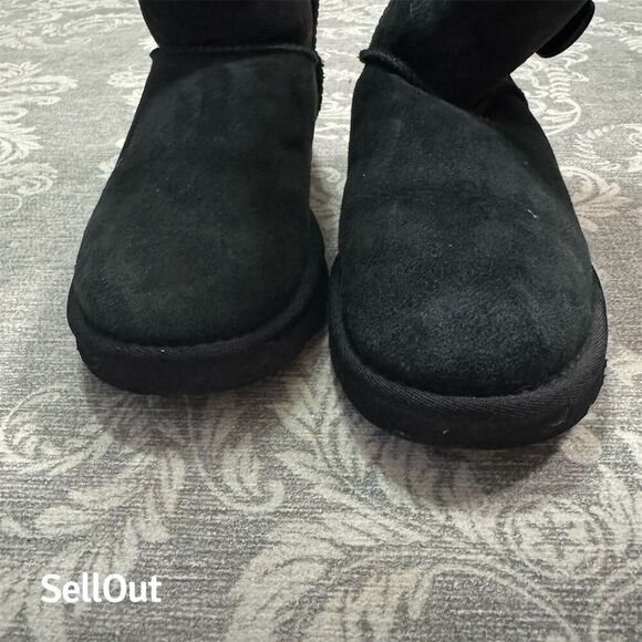 UGG Women's Bailey Button Triplet II Black Boots Size 6 Standard - Picture 6 of 10